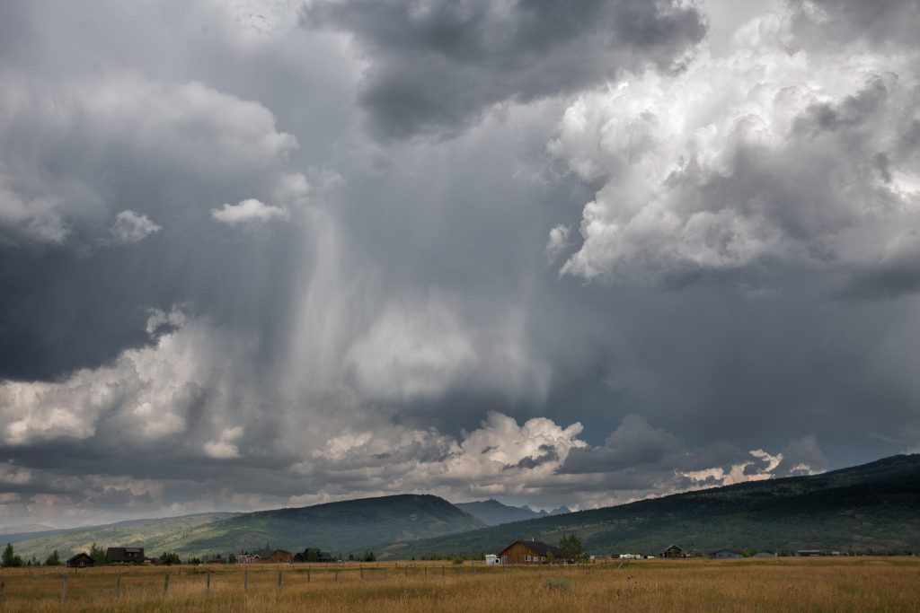 Regenwolken über der Teton Range (0429)
