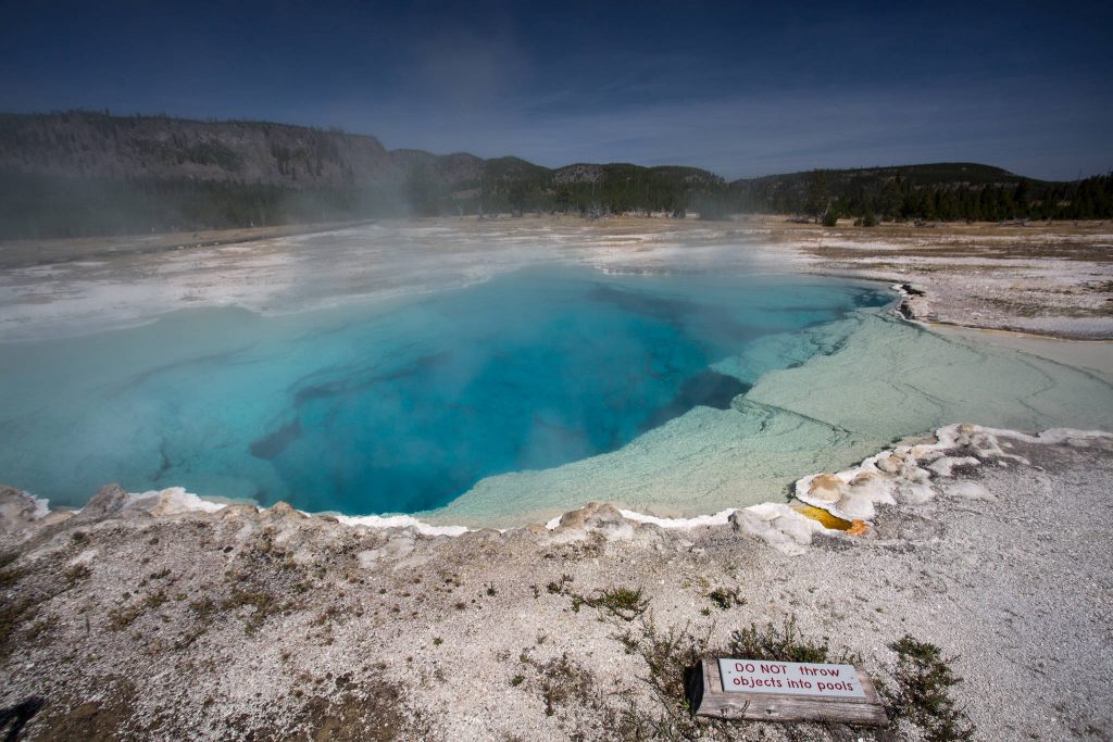 Yellowstone - Biscuit Basin: Sapphire Pool (2691)