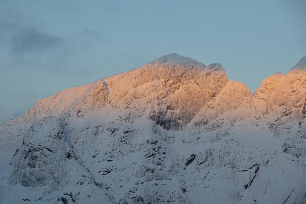 Reinefjorden - Sunlight on the mountains (0718)