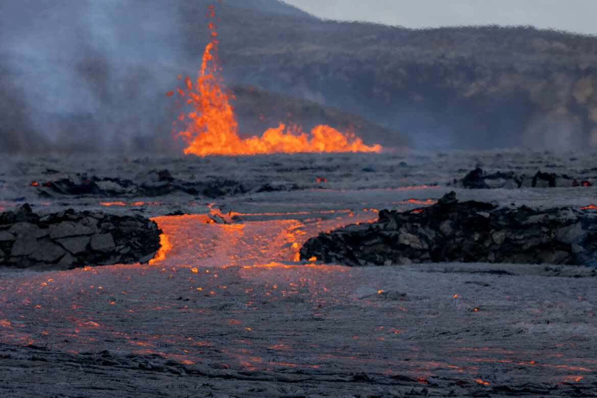 Fagradalsfjall volcano - Lava flow and lava fountains (4513)